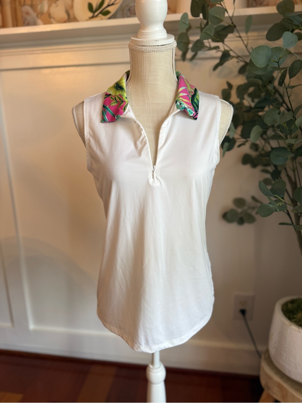 Tommy Bahama White Sleeveless Polo Golf Tank with Tropical Pink & Green Collar
